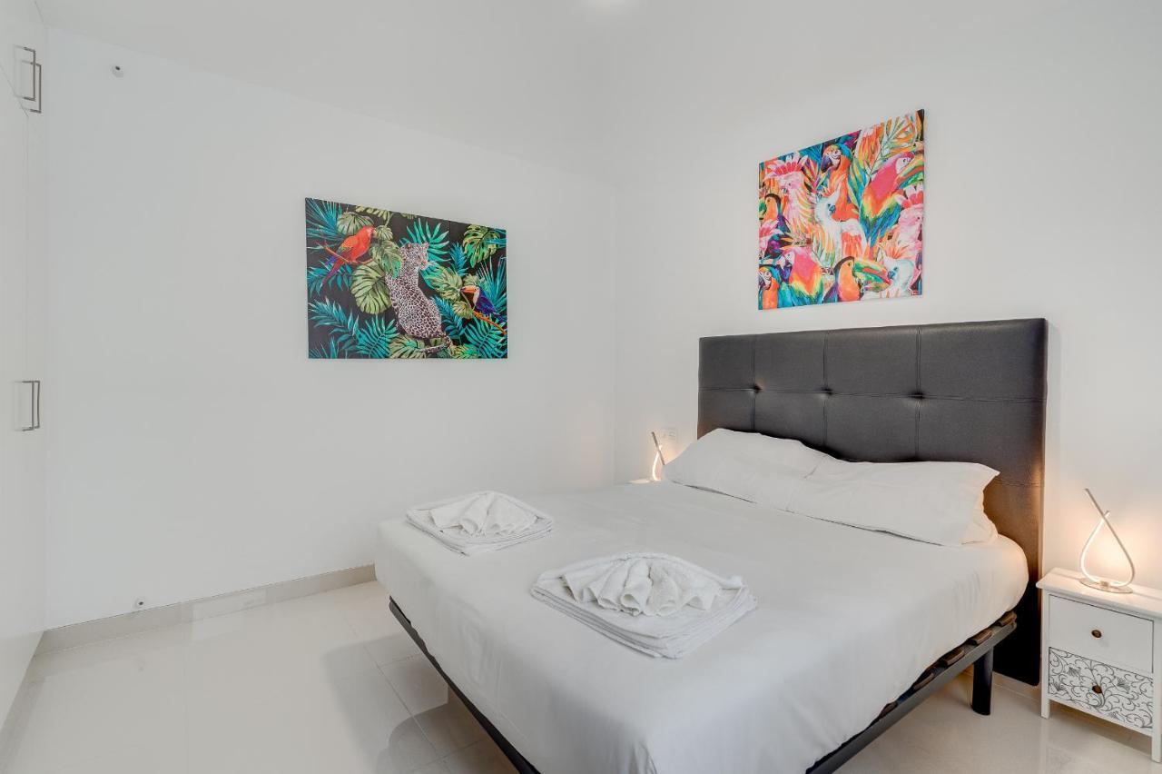Coastal Escape Apartment Playa de San Juan  Luaran gambar
